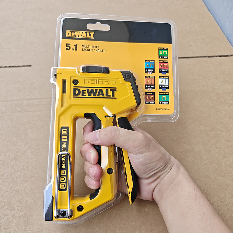 DeWALT DWHT0-TR510 5-in-1 Manu - огляд і ціна Stapler Heavy Duty